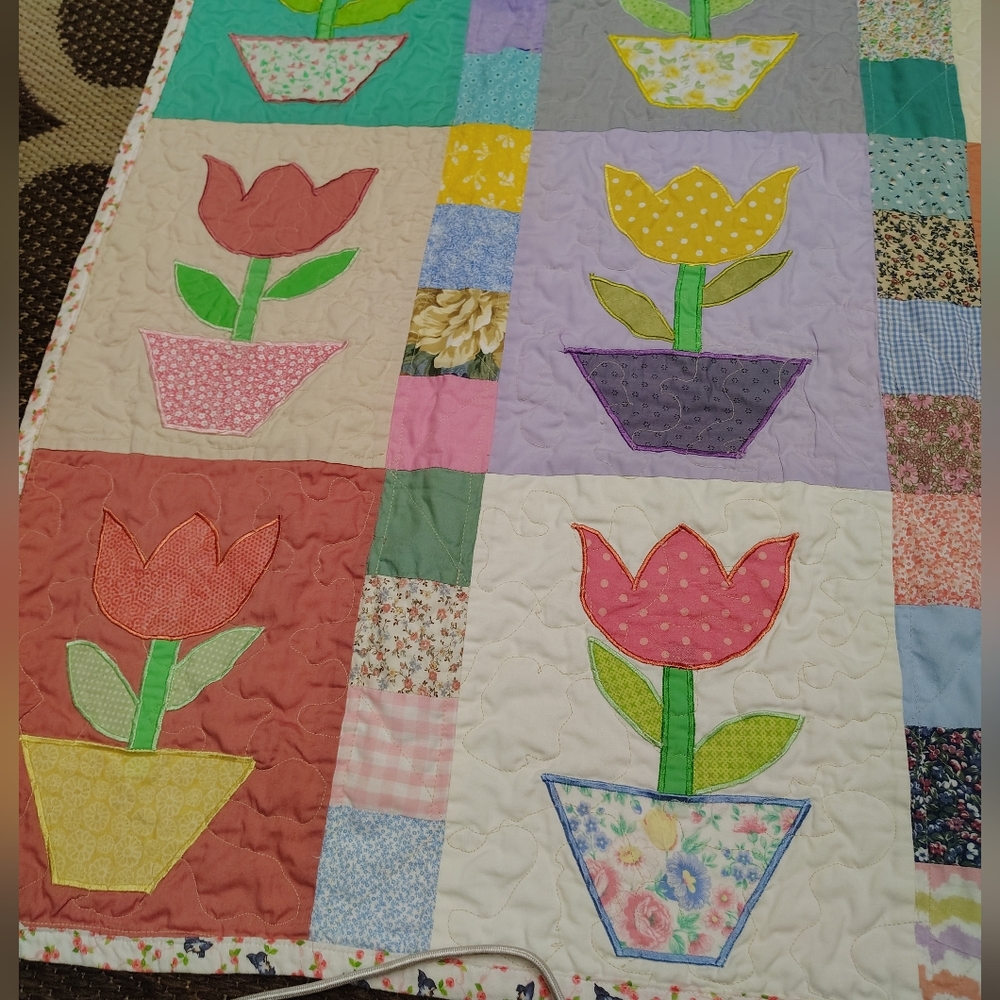 SOLD Vintage  Cozy Quilt Throw - Picture 2 of 9